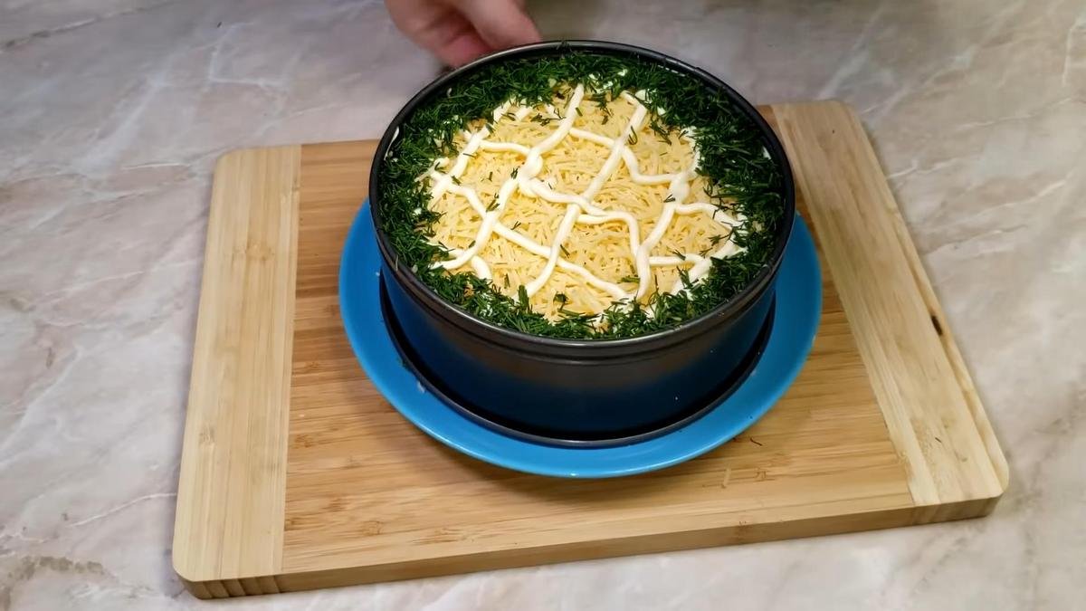 Tento vrstvený salát na Štědrý večer je můj trumf v rukávu Připravíš ho dvakrát rychleji než bramborový salát a chutná skvěle