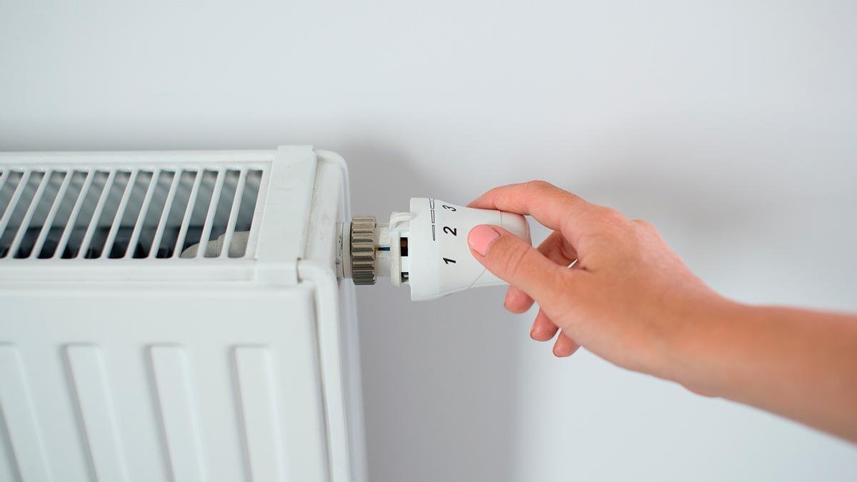 Topení nehřeje? Jednoduchý trik za 5 minut problém vyřeší a ušetří peníze