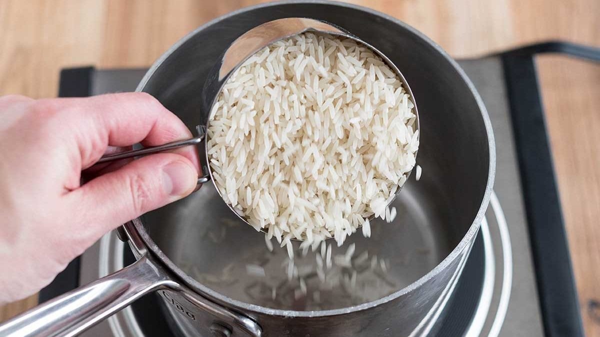 „Právě tahle fáze výrazně změní chuť rýže“ majitel malého bistra s třicetiletou praxí prozradil, jak uvařit opravdu dobrou rýži