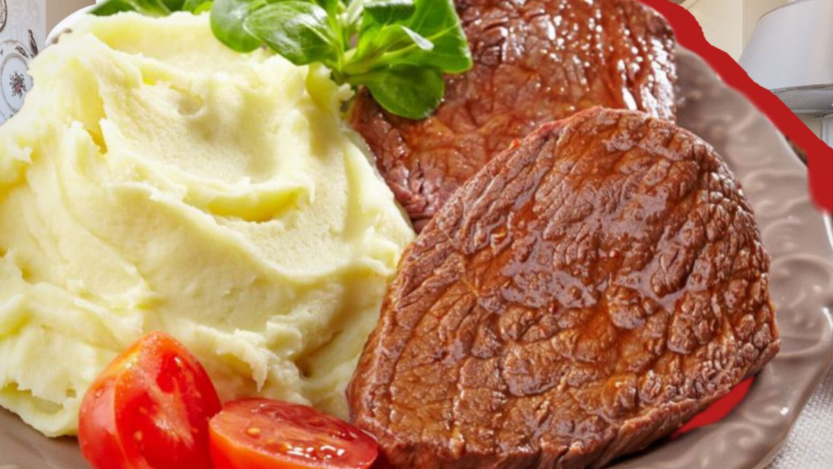 Vepřové kotlety s přílohou z bramborové kaše se smetanou