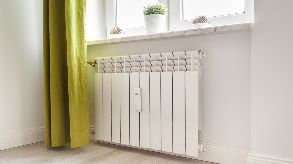 Závěsy před radiátorem jsou špatný nápad a mohou bránit šíření tepla
