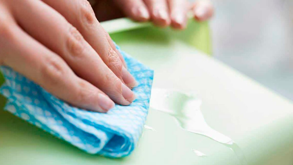 Expresní metody: jak odstranit lepicí pásku z nábytku bez poškození 3 Expresní metody: jak odstranit lepicí pásku z nábytku bez poškození