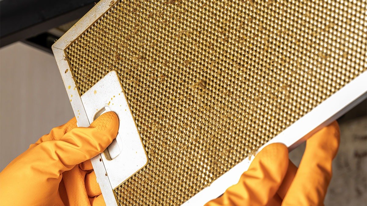 „Čistěte kuchyňskou digestoř takhle“… je to tak jednoduché, že mastnota úplně zmizí a za 5 minut je jako nová