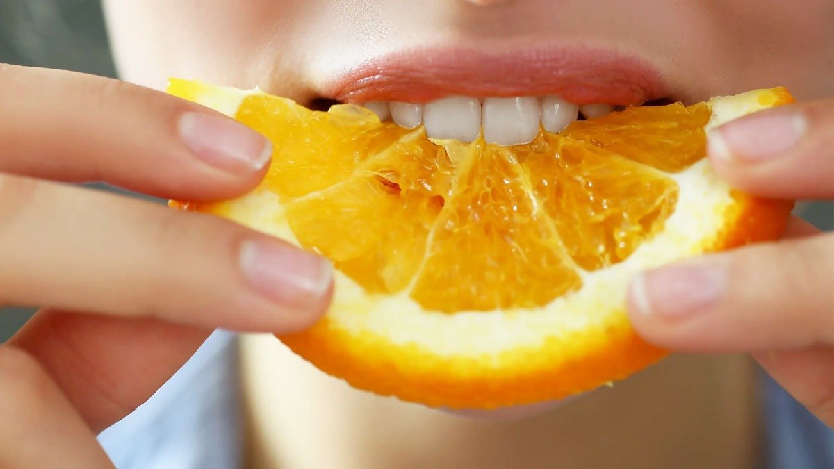 Proč byste při loupání pomeranče neměli vyhazovat bílá vlákna – čím jsou prospěšná