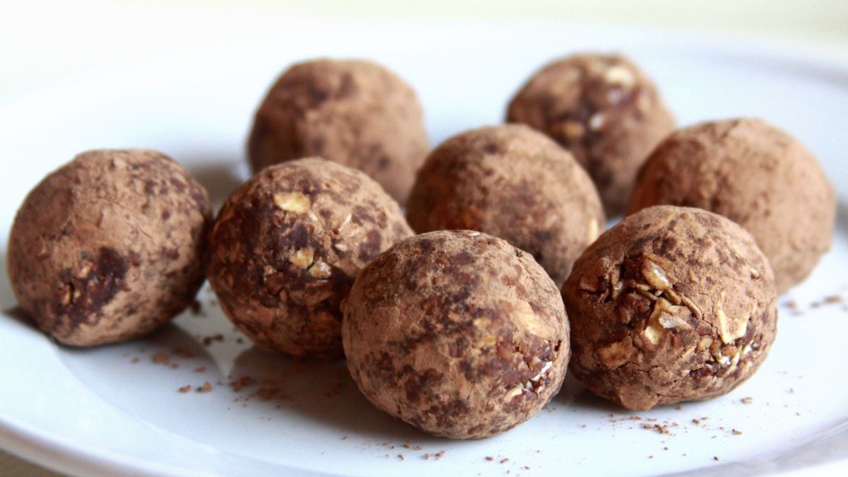 3787487686537868245623