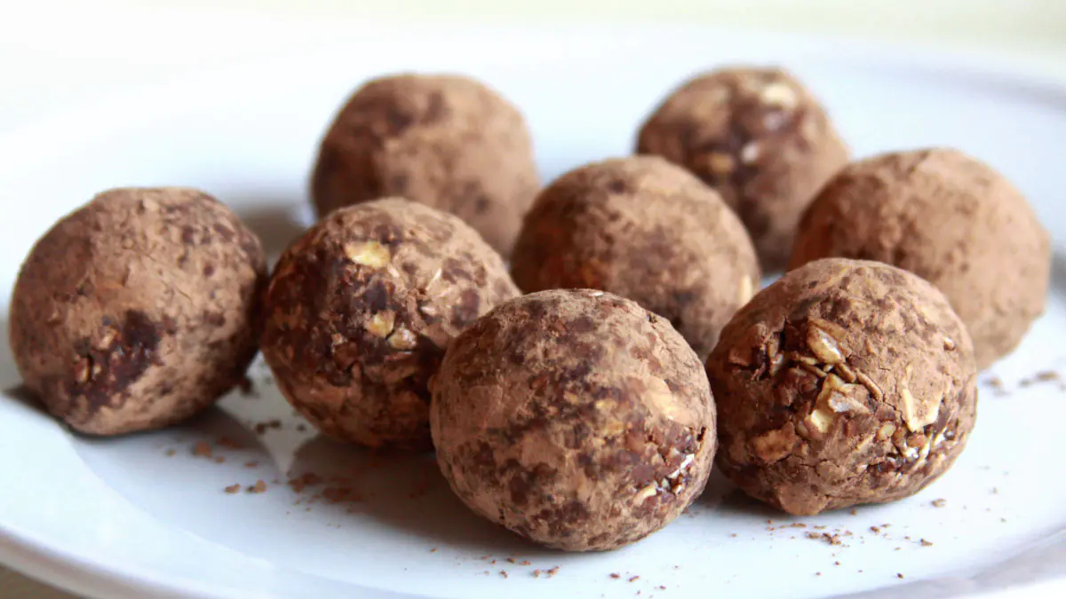 3787487686537868245623