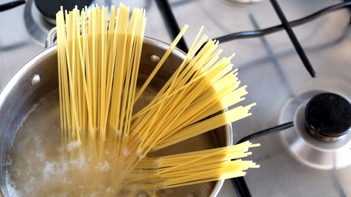 Skvělý a chutný recept na leden. Jak rychle připravit špagety s tuňákem