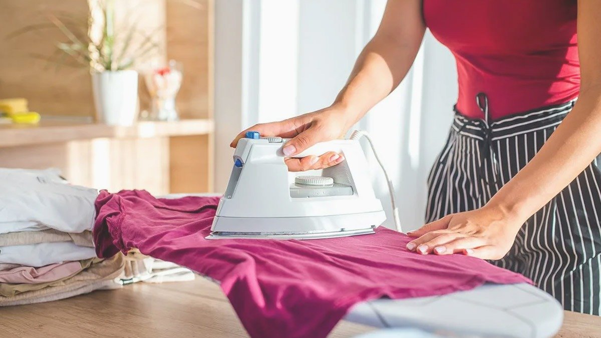 „Výsledek je ohromující“: tento jednoduchý trik dodá vašim košilím profesionální vzhled bez použití průmyslových přípravků