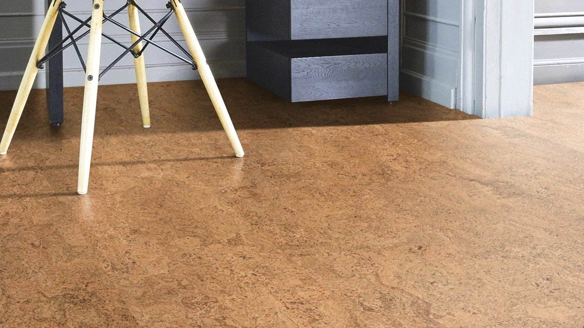 Nový trend podlah: korková podlaha, která porazí parkety i dlažbu v roce 2026