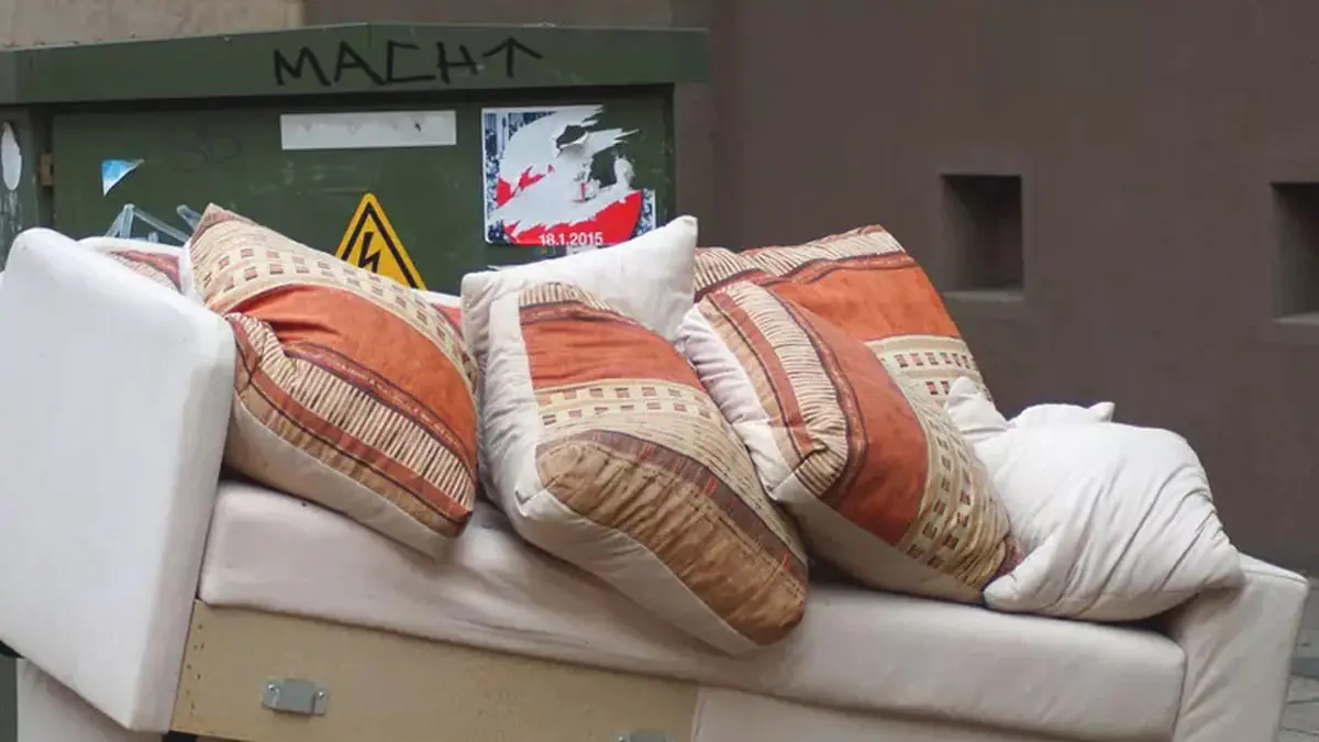 Jak správně vyhodit peřiny, polštáře a plyšové hračky? Odpověď úřadů překvapila