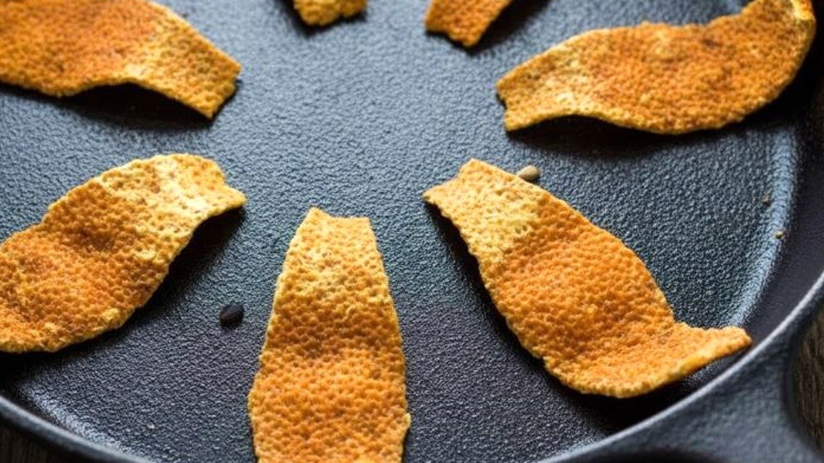 Nevyhazujte mandarinky, rovnoměrně je rozložte na „pánev“... Zajímalo by mě, proč jsem to nevěděla.