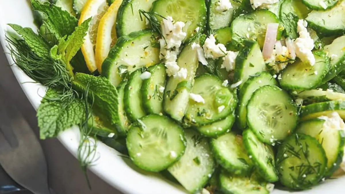 Rychlý minutový salát: jen pár surovin a skvělá chuť