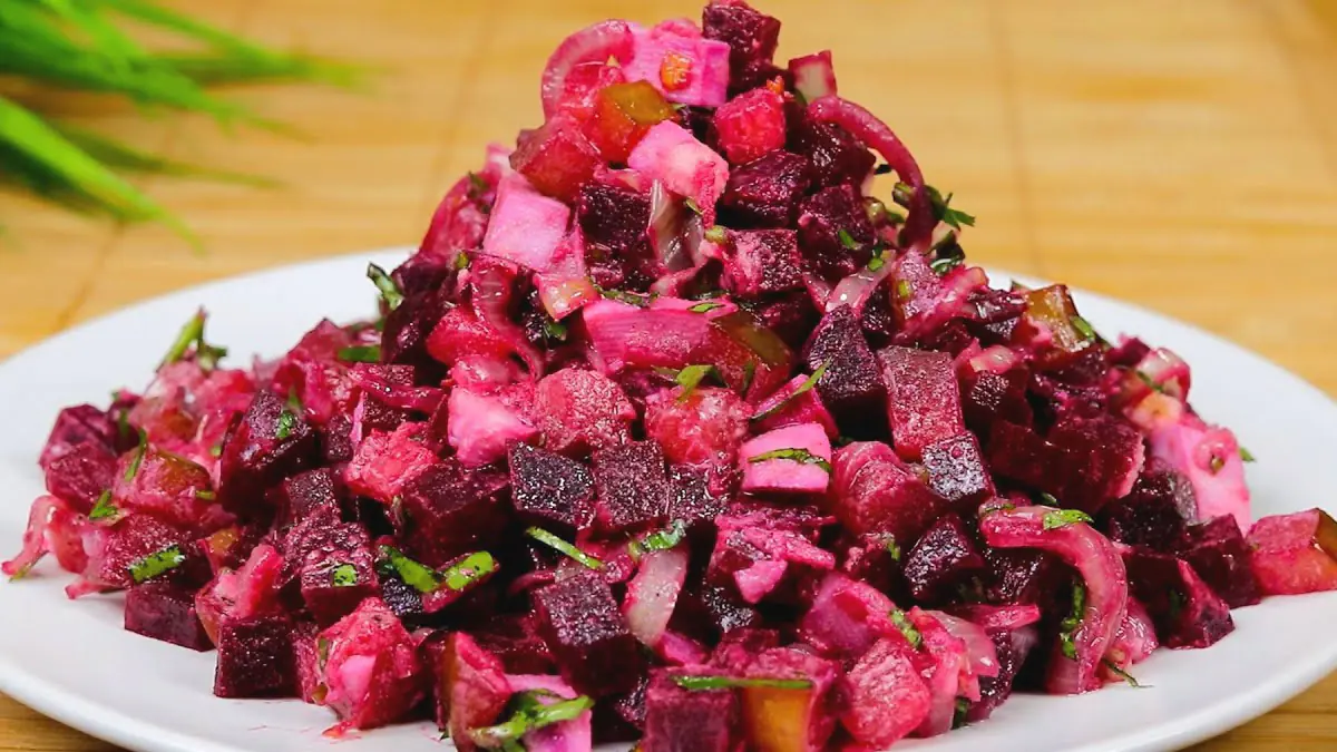 Chutnější než vinegret: tento překvapivý salát z červené řepy je lehký, zdravý a neuvěřitelně dobrý