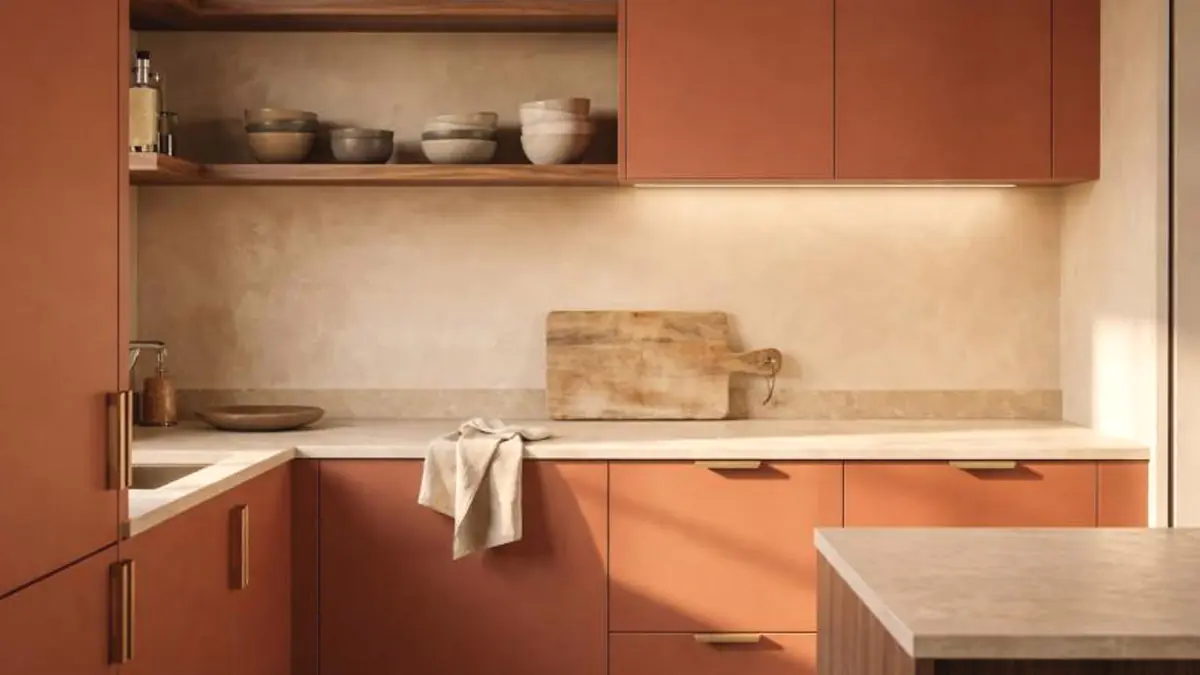 Barvy, které oživují kuchyně: co volí designéři místo bílé a černé v roce 2026