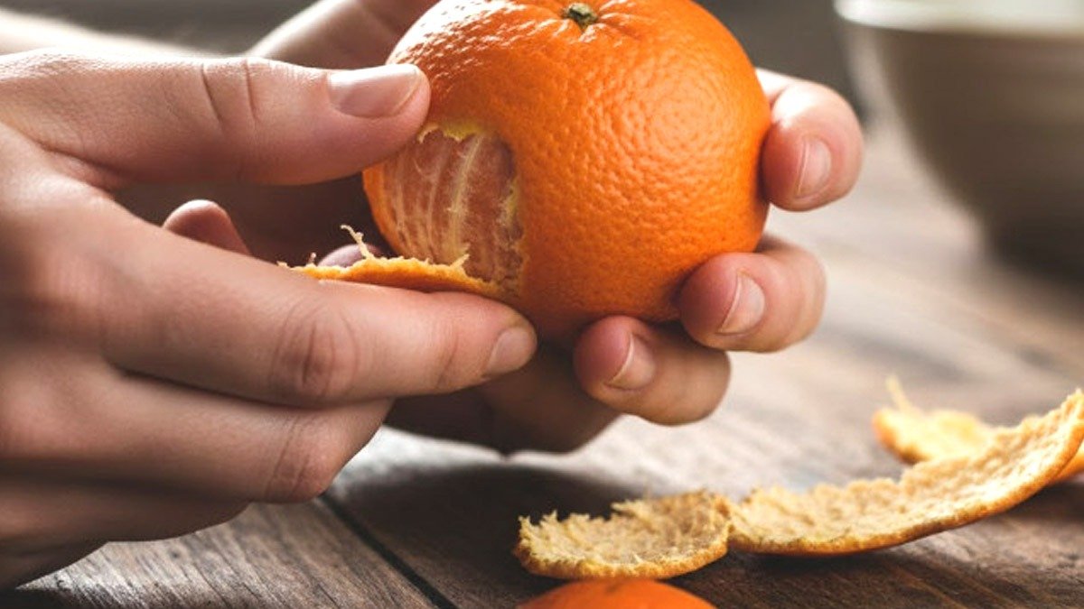 Nevyhazujte mandarinky, rovnoměrně je rozložte na „pánev“... Zajímalo by mě, proč jsem to nevěděla.