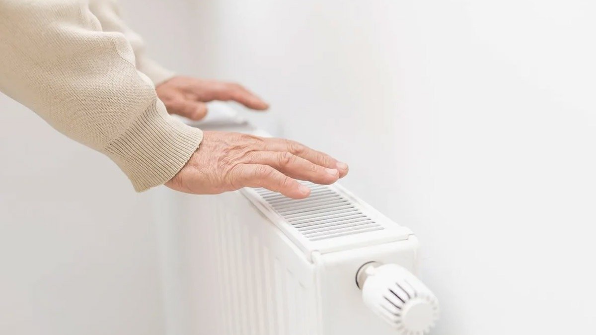 Konec obrovských bojlerů: kompaktní tepelné baterie ovládnou rodinné domy v roce 2026