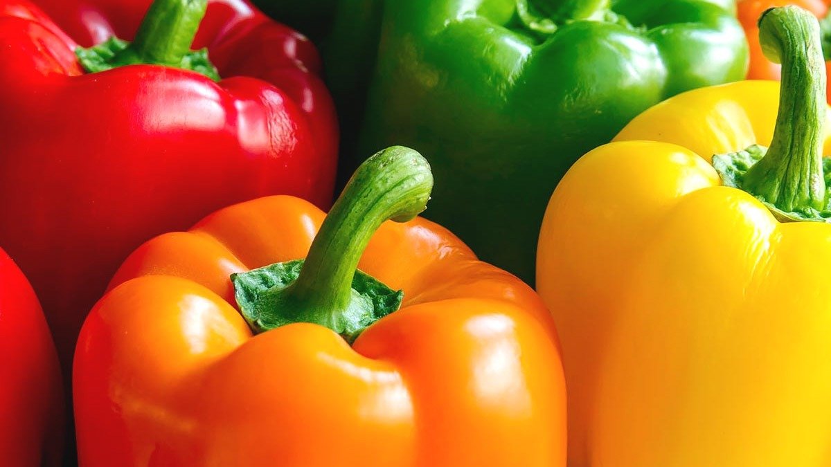 Jednou provždy: jaký je rozdíl mezi žlutou a červenou paprikou?
