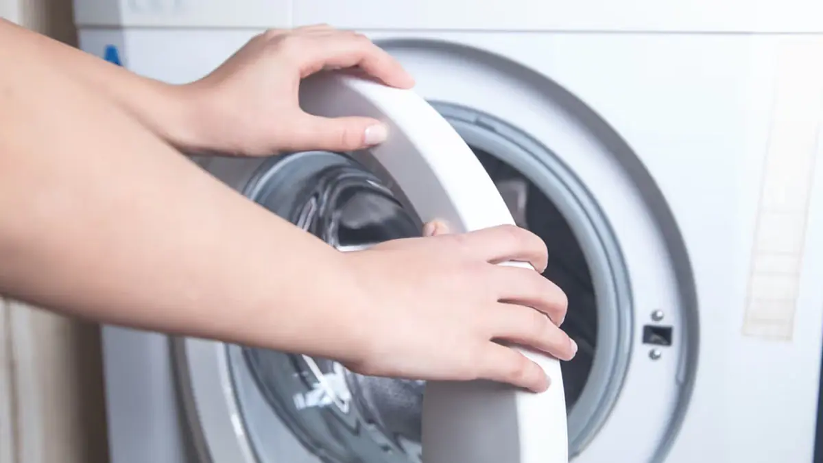 Tuto prací prostředek nechává opravář domácích spotřebičů v obchodě – oblíbený výrobek může stroj poškodit