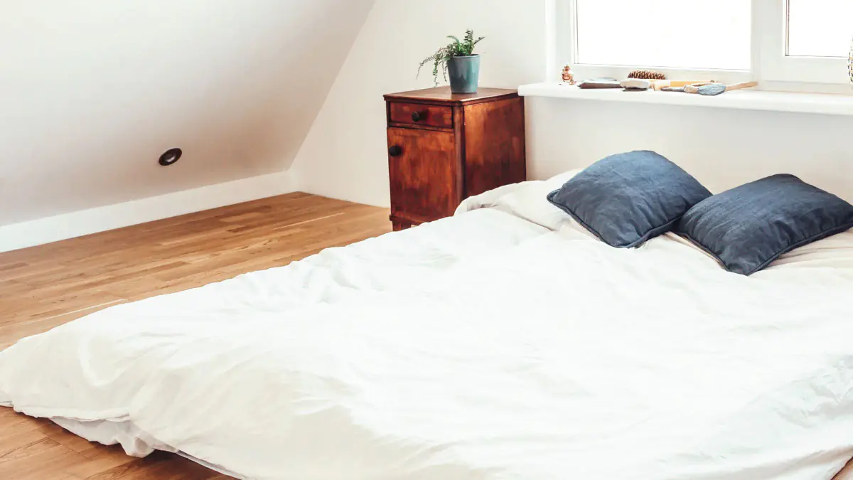 Spát na posteli už není moderní