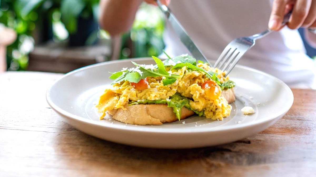 Smažená, vařená nebo šakšuka... Odborníci vysvětlují nejužitečnější způsoby přípravy vajec