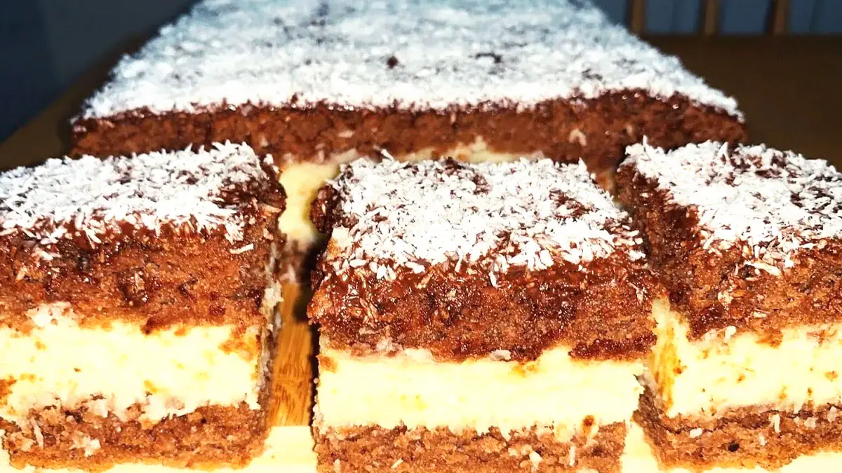 Klasický moučník, který je druhý den ještě lepší: takto připravíte budapešťský krémový řez