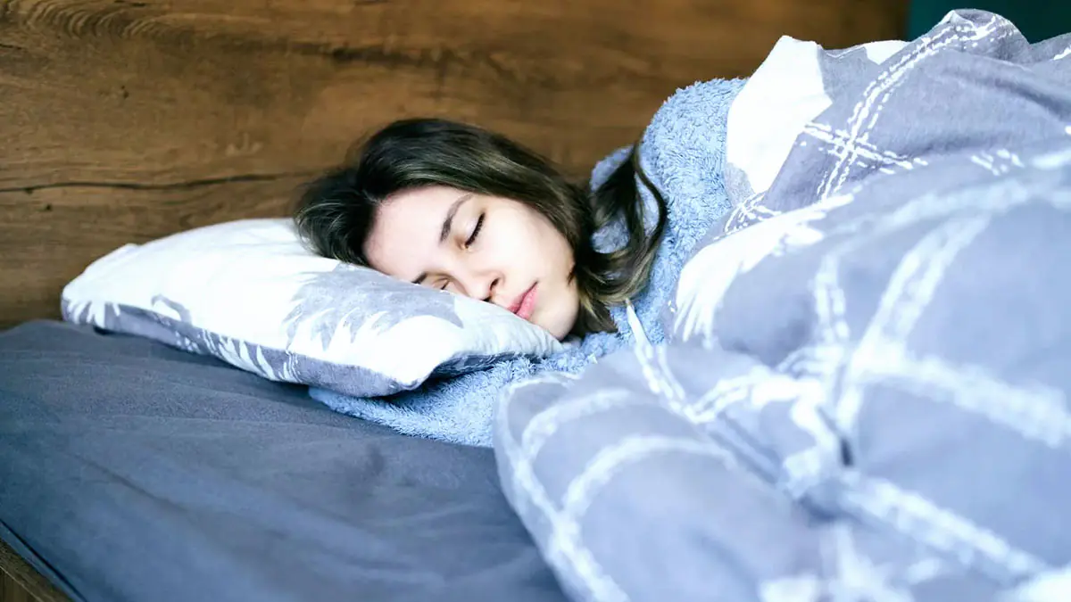 Spát na polštáři s peřinou už není v módě: nový trend brzy dorazí i k nám