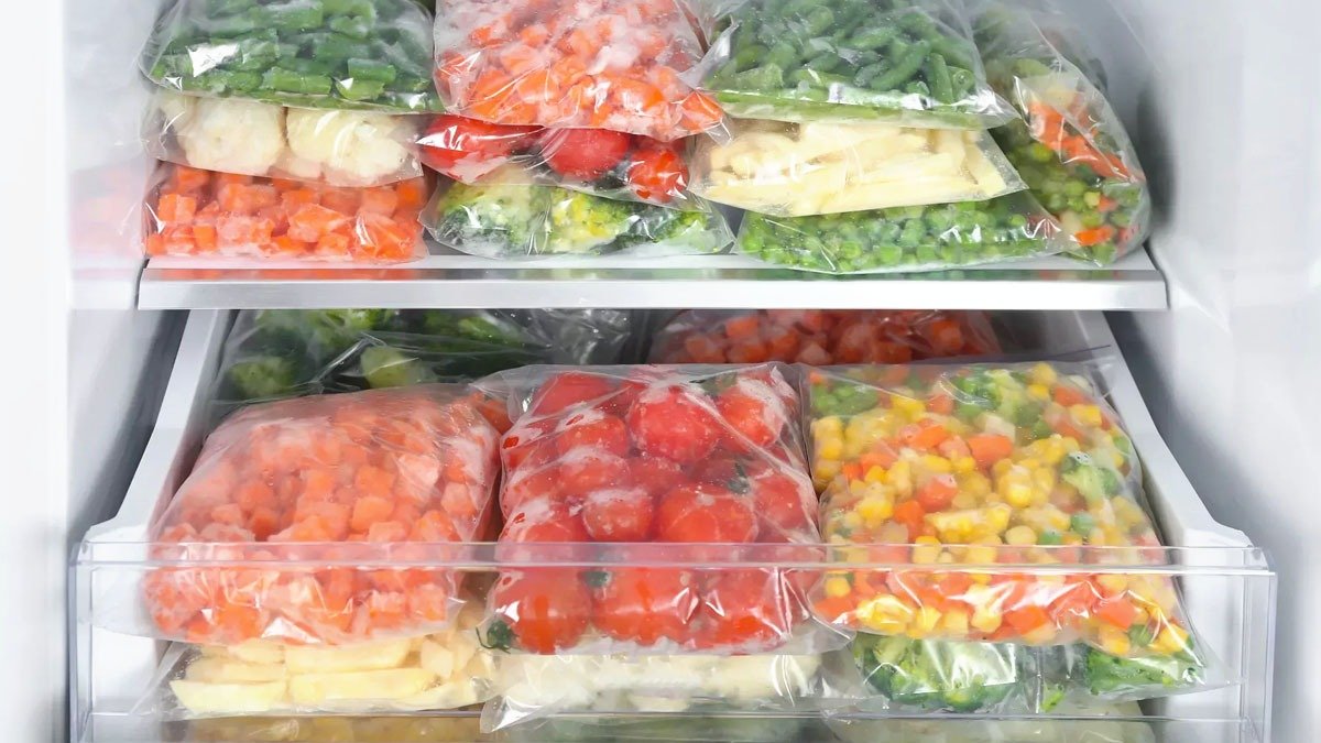 Odborník varuje před rozmrazenými potravinami: mrazák není kouzelná krabička
