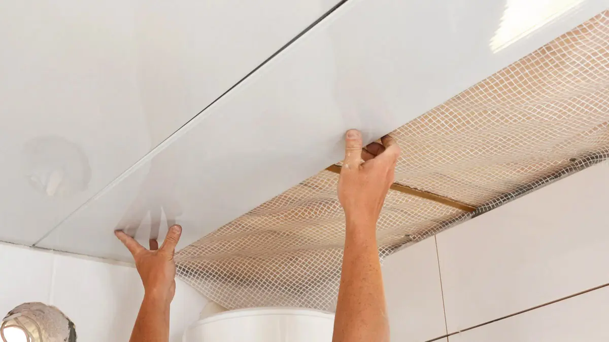 Natahovací strop vyšel z módy: designéři v roce 2026 volí těchto 5 řešení