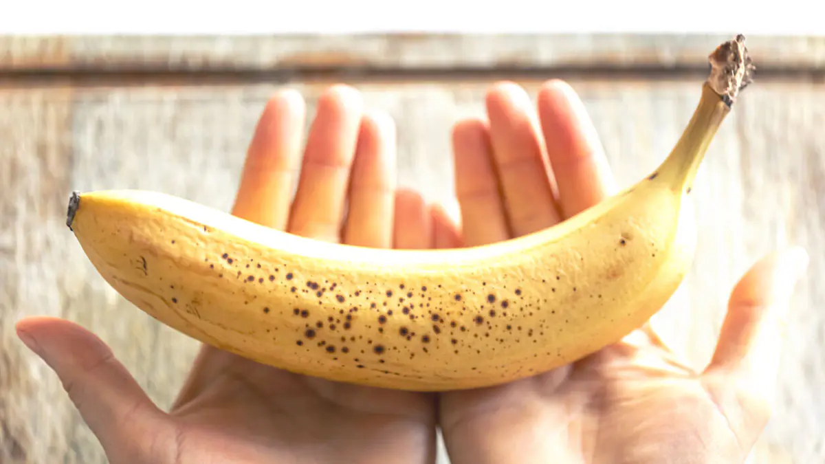 Banánovou slupku posypu solí — po celý leden jsem nadšený ze své vynalézavosti: nejlepší životní hack pro lenochy