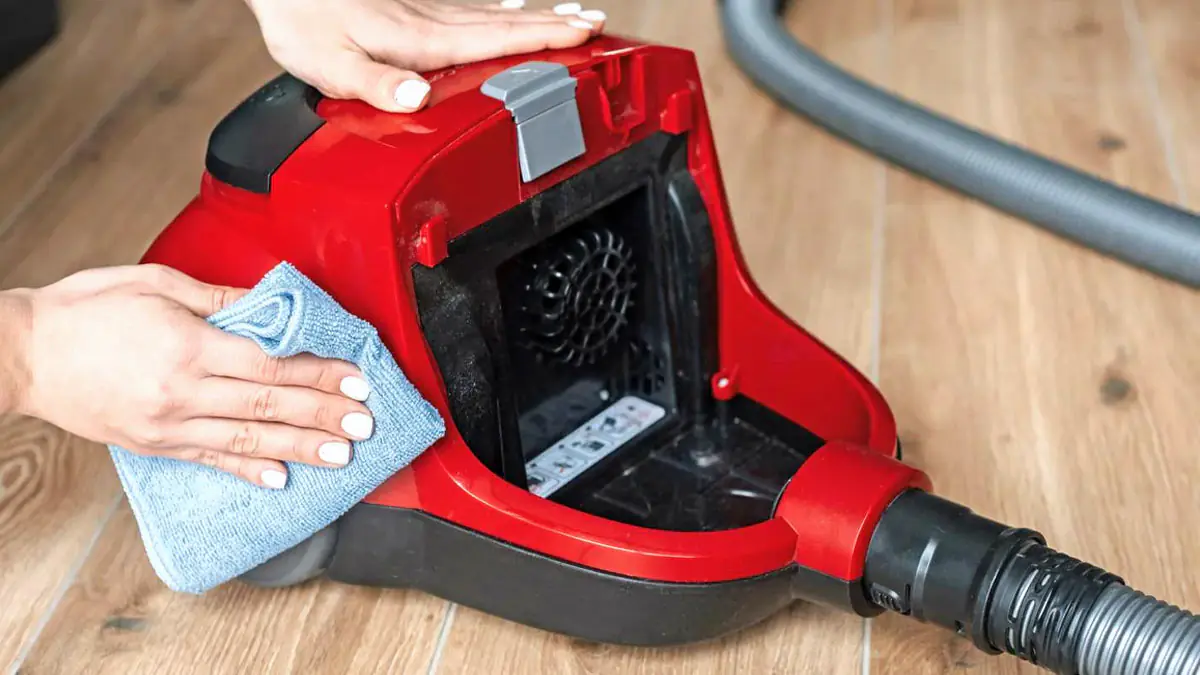 Proč vysavač špatně saje a jak to opravit svépomocí