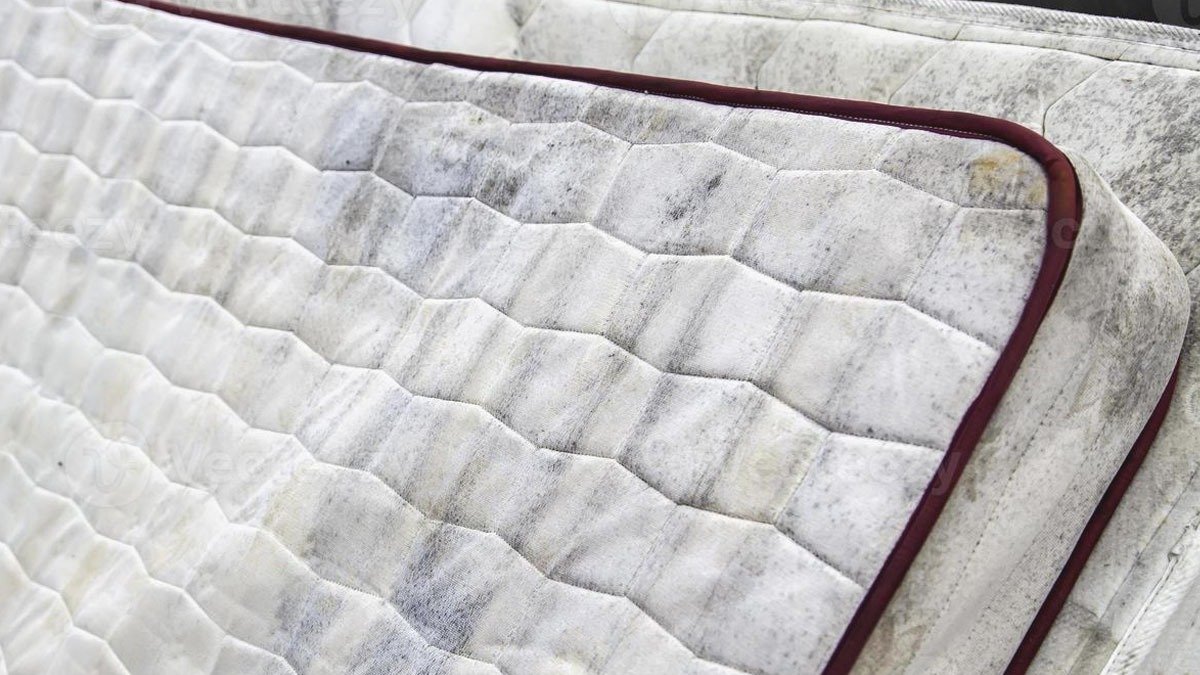 Tři věci, které byste nikdy neměli kupovat z druhé ruky