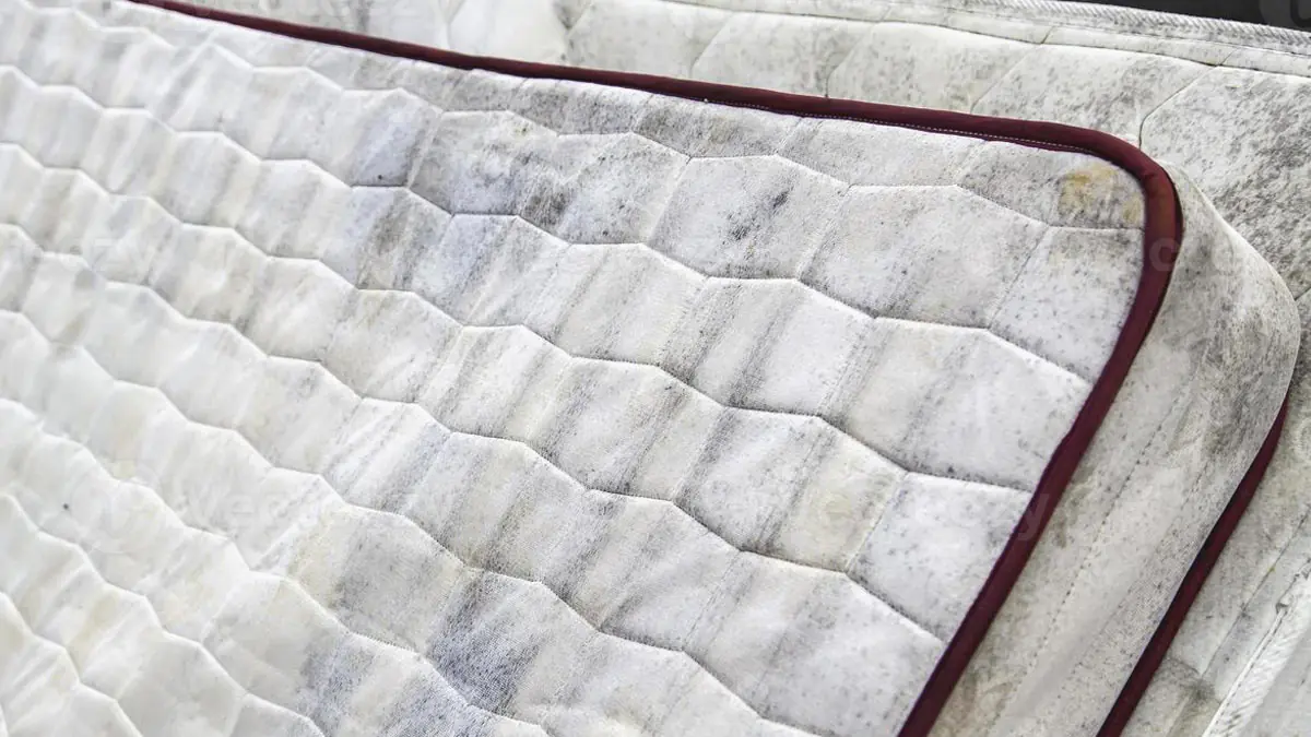 Tři věci, které byste nikdy neměli kupovat z druhé ruky