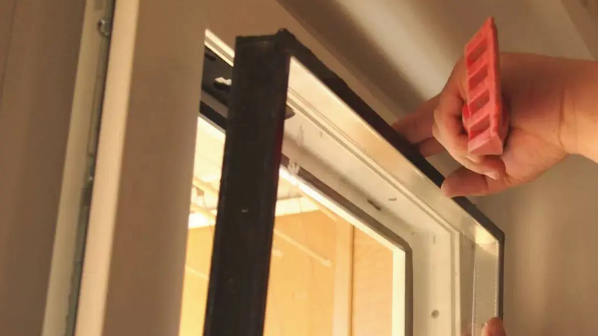 Odborníci varují: udržování vytápění na minimu nesnižuje účty za plyn