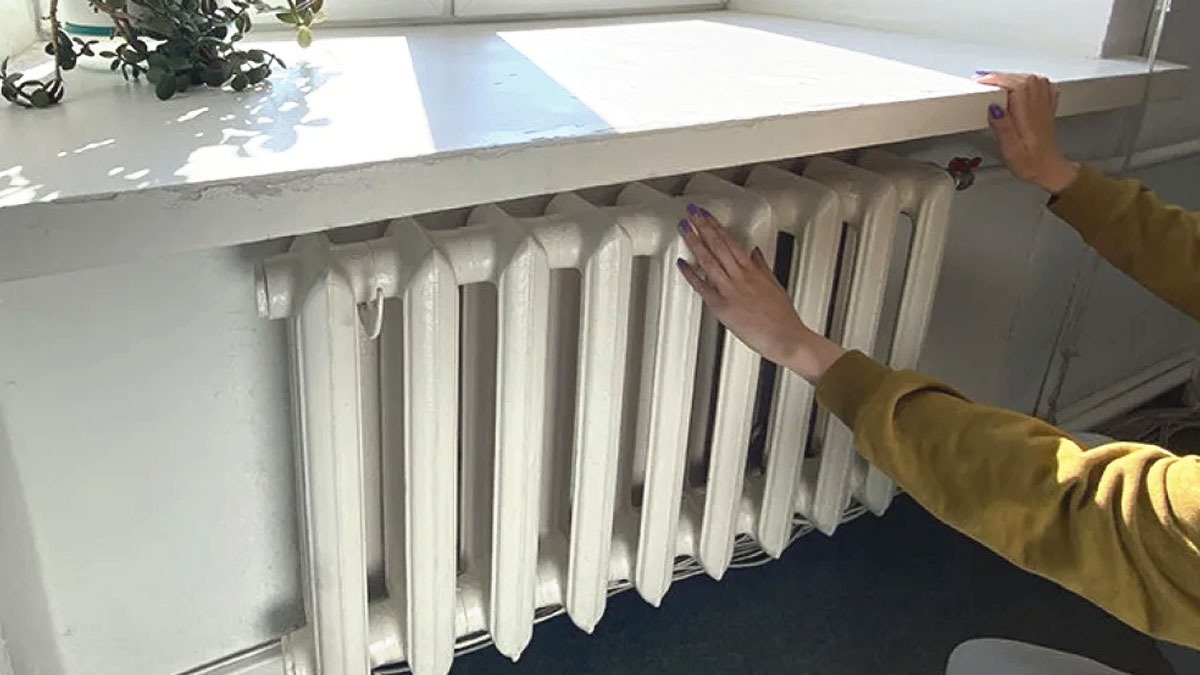 Radiátory vytápějí dům mnohem pomaleji, než by měly: jeden jednoduchý trik obnoví účinnost topení