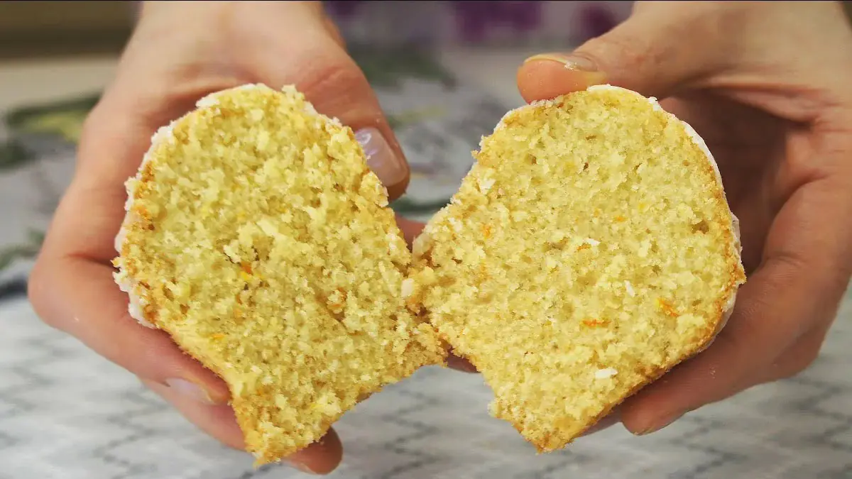 Hrníčkový koláč „Minutka“ bez vajec – všechno smíchat a dát do trouby 1 Hrníčkový koláč „Minutka“ bez vajec – všechno smíchat a dát do trouby