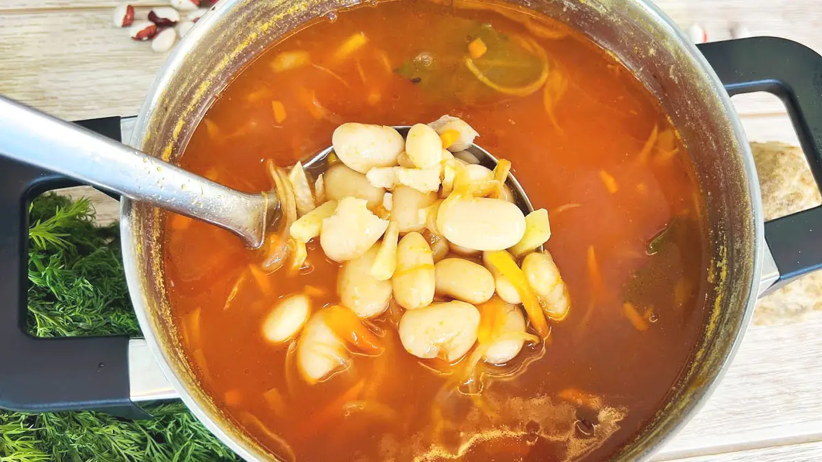 Jednoduché polévky: klasické recepty na lehké a jednoduché zimní polévky