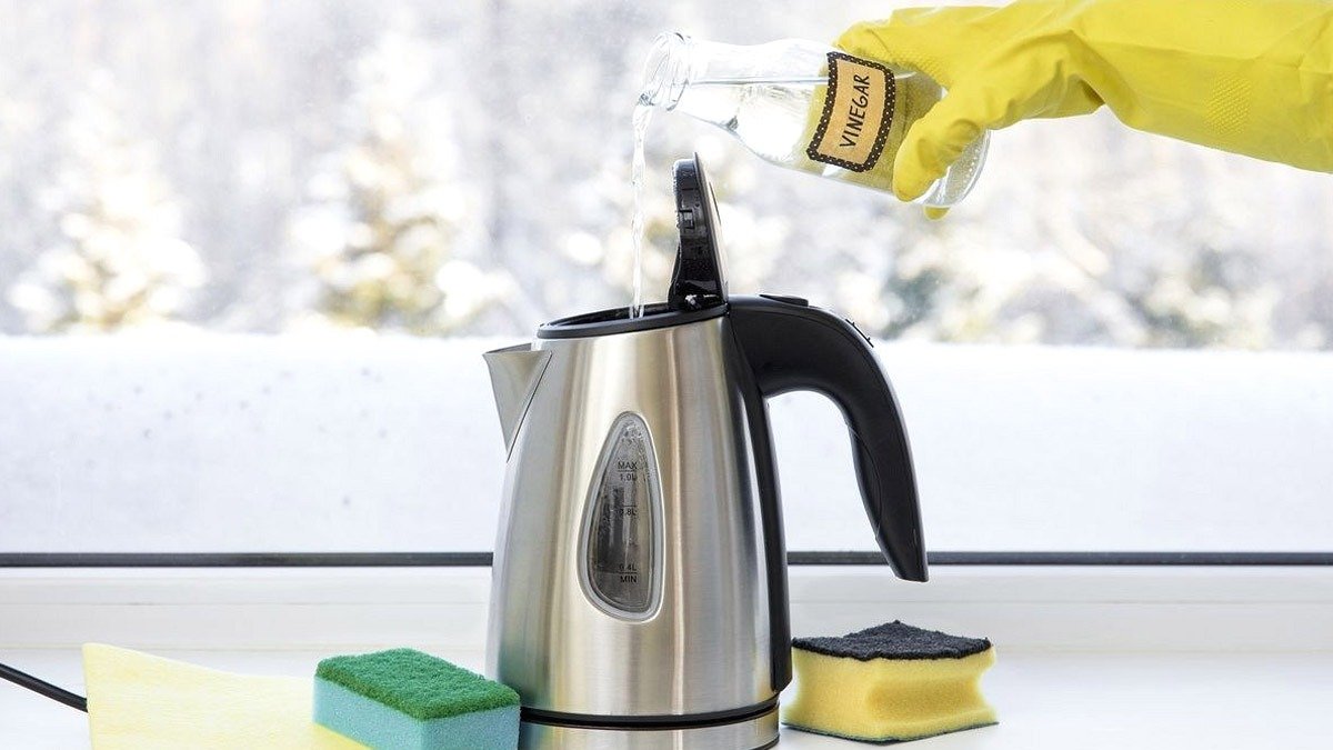 Pryč s vodním kamenem: nejlepší způsob, jak vyčistit varnou konvici