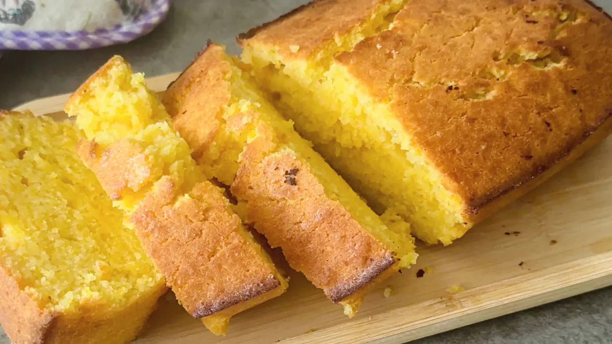 Hrníčkový koláč „Minutka“ bez vajec – všechno smíchat a dát do trouby