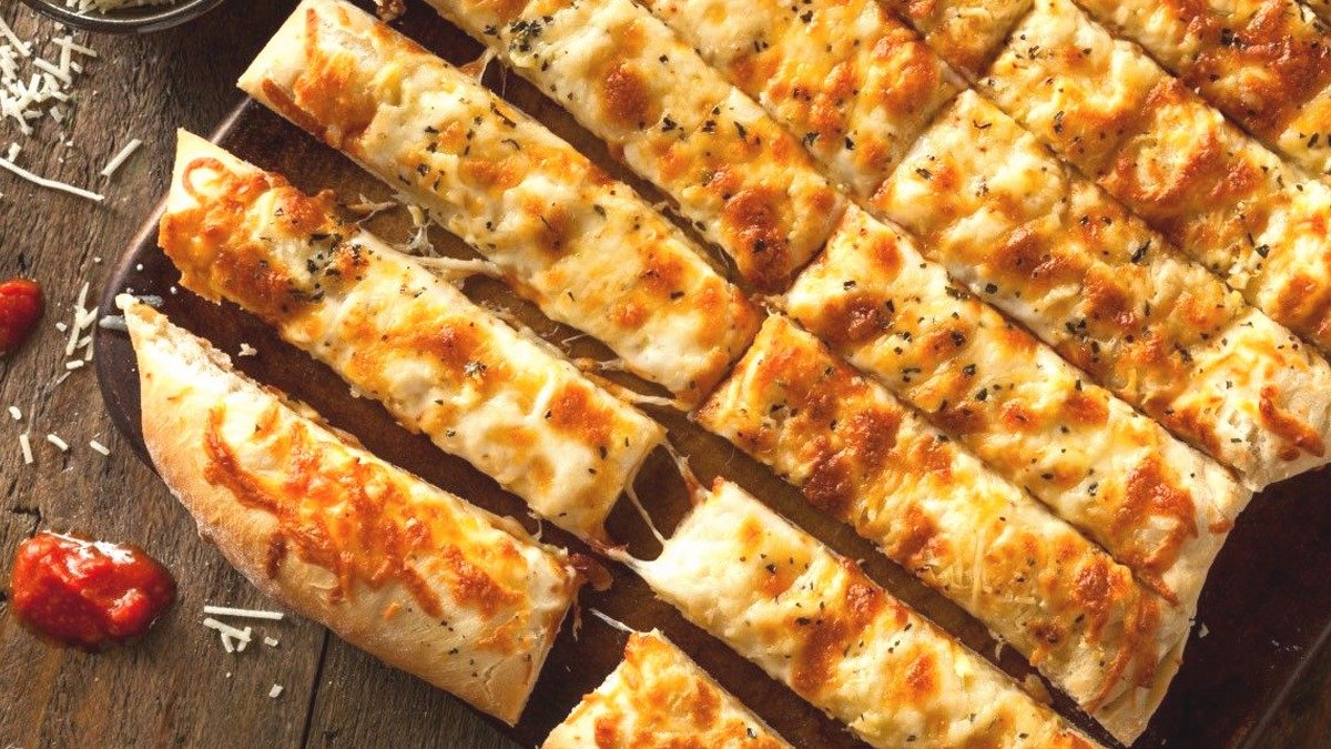 Listové těsto se šunkou a sýrem: lahůdkové jednohubky