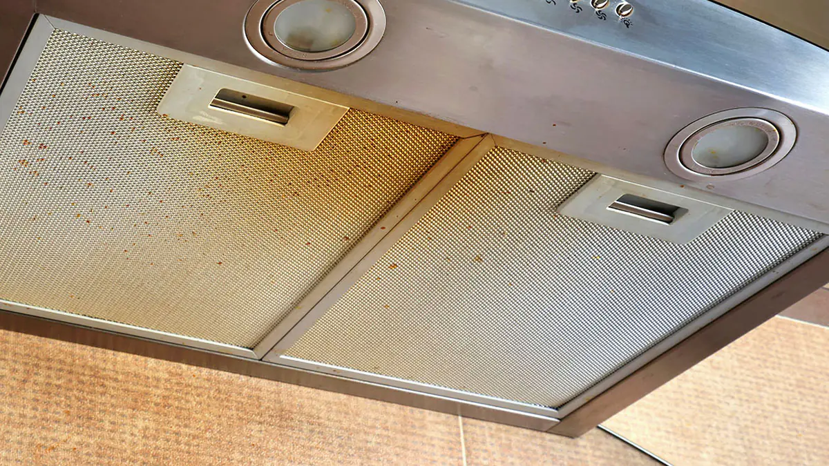 Posypte tímto mastný kuchyňský odsavač, počkejte 5 minut a výsledek vás překvapí 1 Posypte tímto mastný kuchyňský odsavač, počkejte 5 minut a výsledek vás překvapí