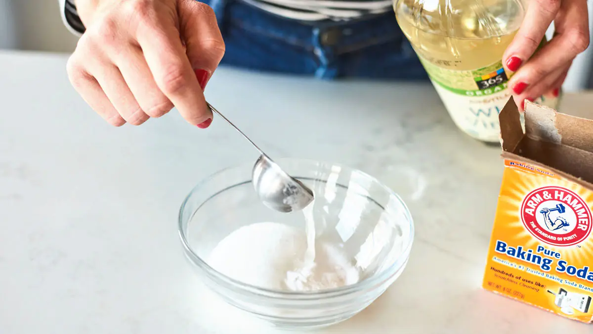 Vyčistit troubu stačí jediný kousek – a bude opět zářivá a příjemně vonící