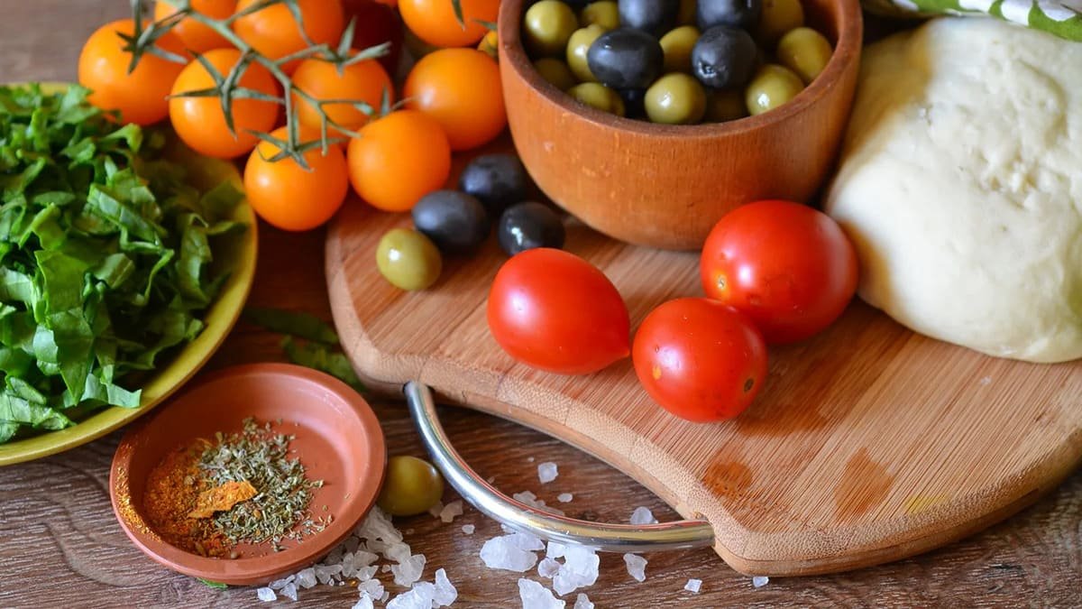 Recept na dokonalou focacciu jako v Itálii: tajemství zlatavé kůrky