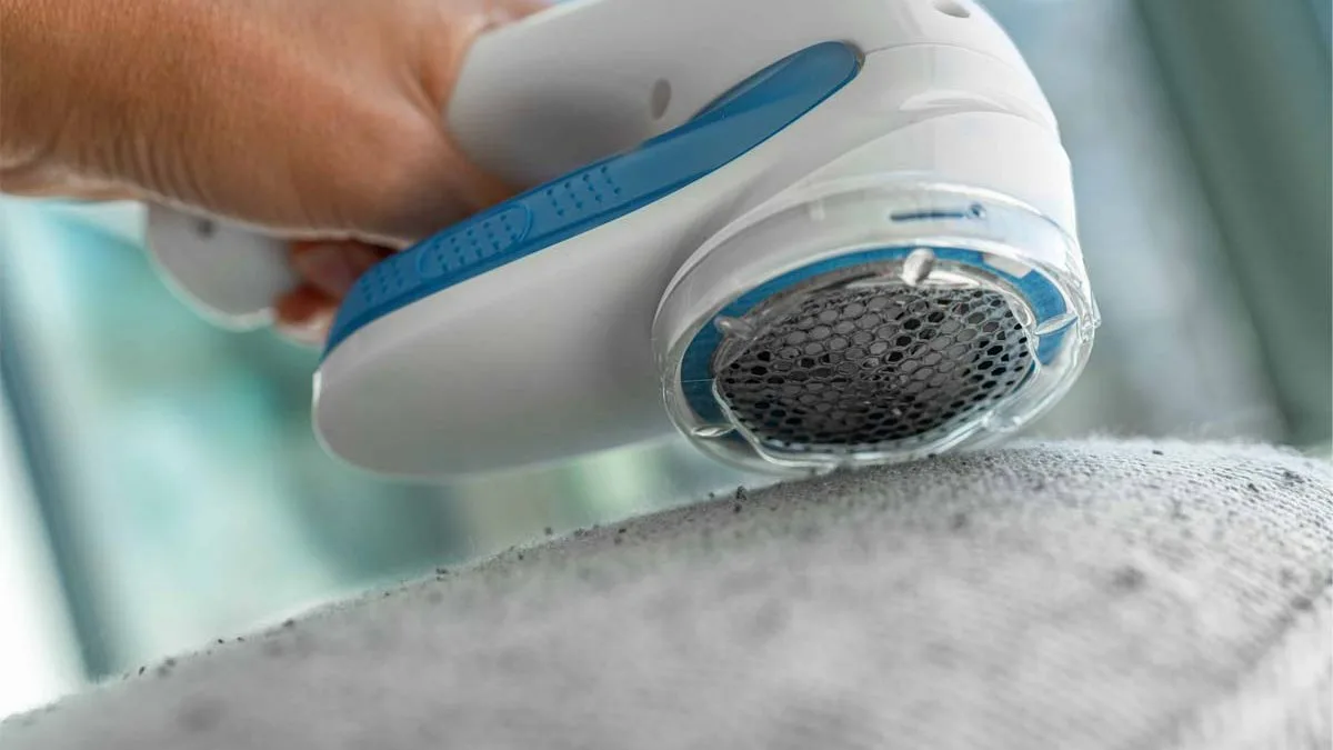 Trik který zachrání vaše pleteniny jak odstranit žmolky