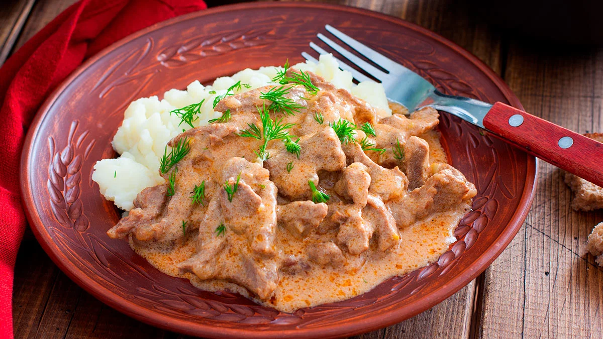 Bœuf stroganov rychlý recept, když v neděli hostíte