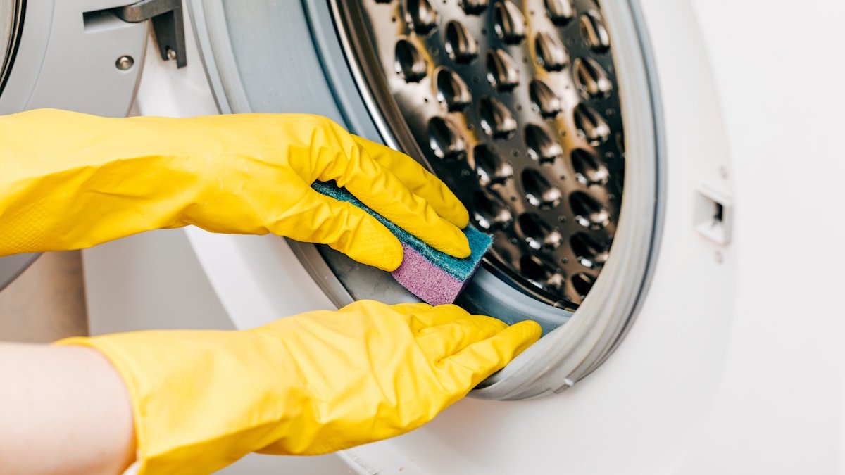 Chemický inženýr: „Jedlá soda a ocet nejsou účinné na čištění pračky“