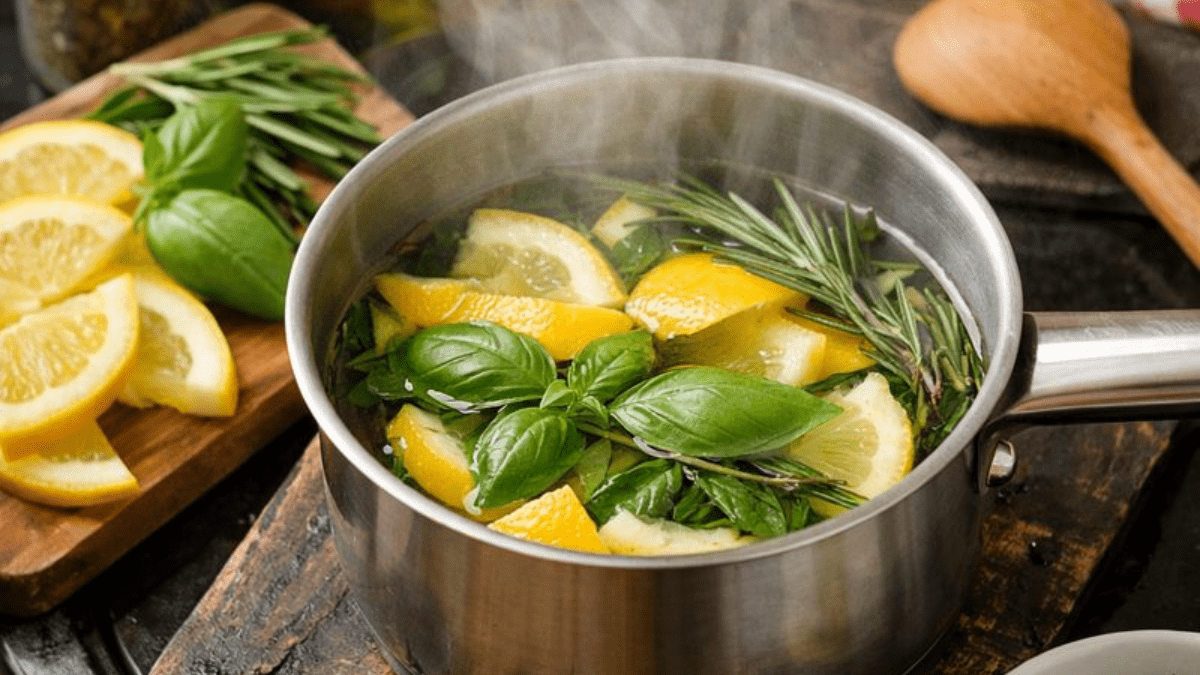 Citrónová kůra, bazalka a rozmarýn: přírodní způsob, jak osvěžit domov