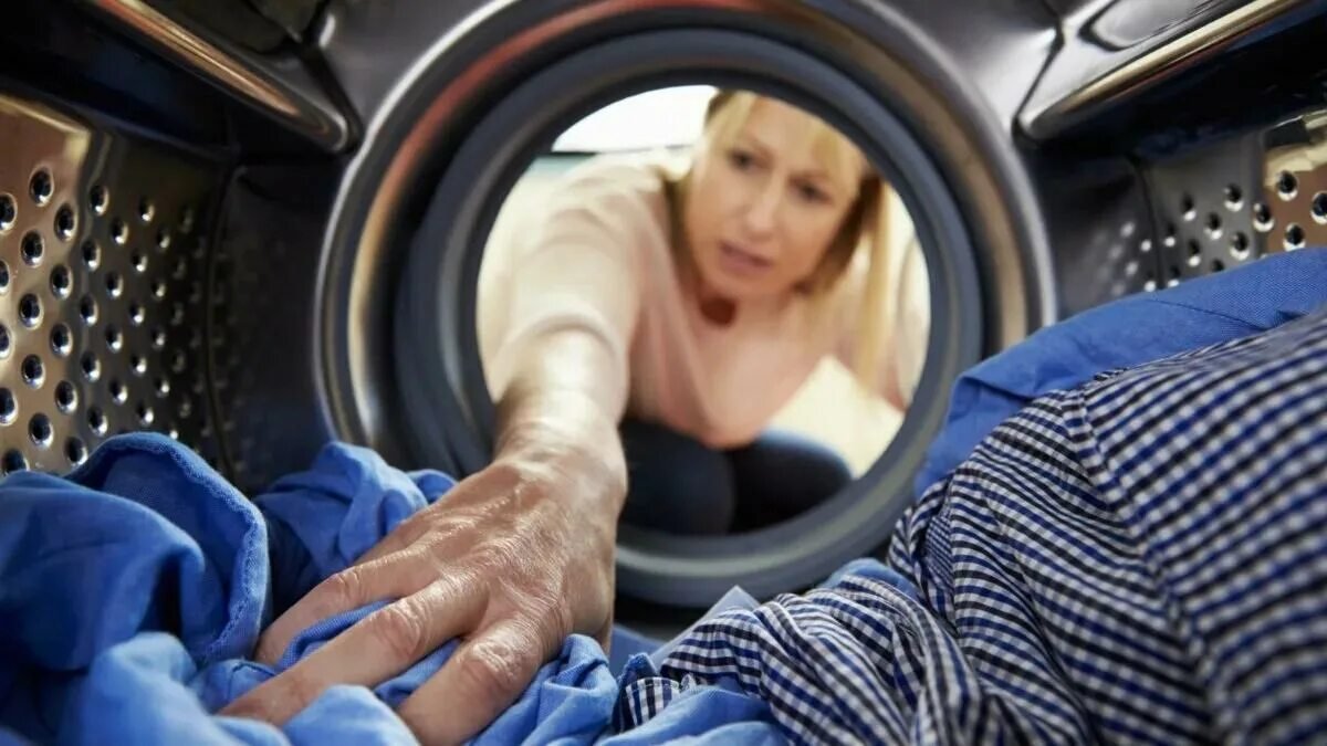 Co dělat, když zapomenete mokré oblečení v pračce: pravidlo číslo jedna od odborníků