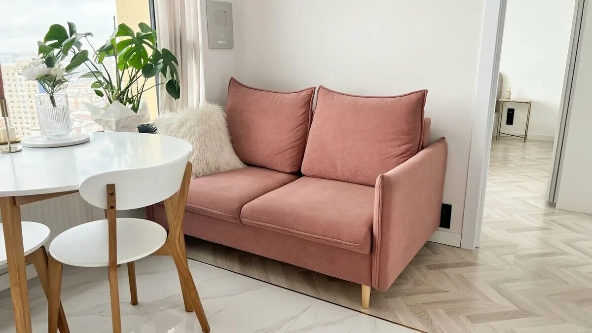 Sbohem, jídelní stůl: nový zahraniční trend, který ho v domácnostech definitivně nahrazuje