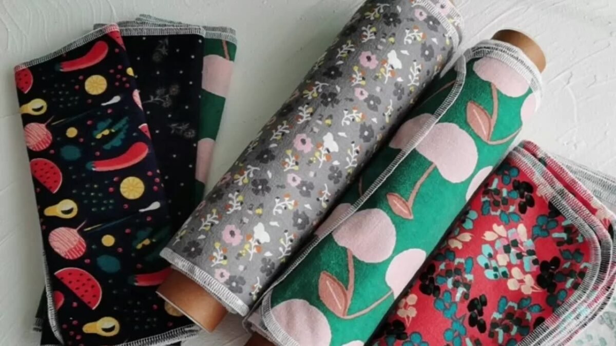 Papírové utěrky v kuchyni jsou přežitek: ekologický trend je nahrazuje opakovaně použitelnými a úspornými alternativami