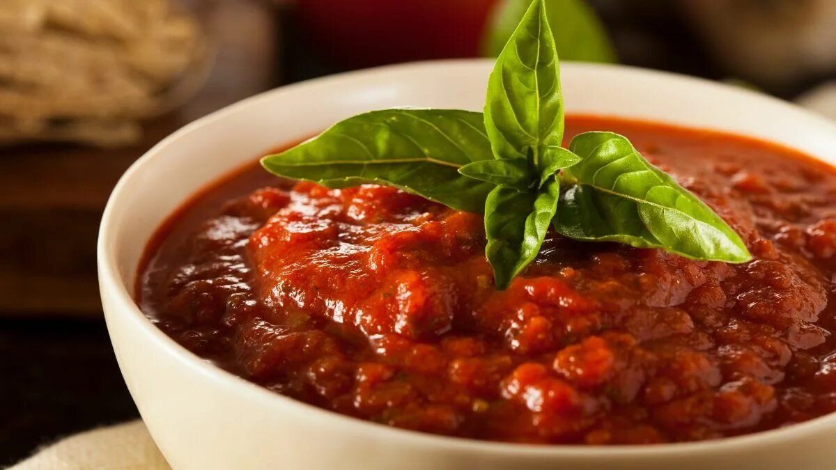 Co se stane, když vaříte rajčatovou omáčku méně než hodinu: pravda, kterou italské babičky skrývají